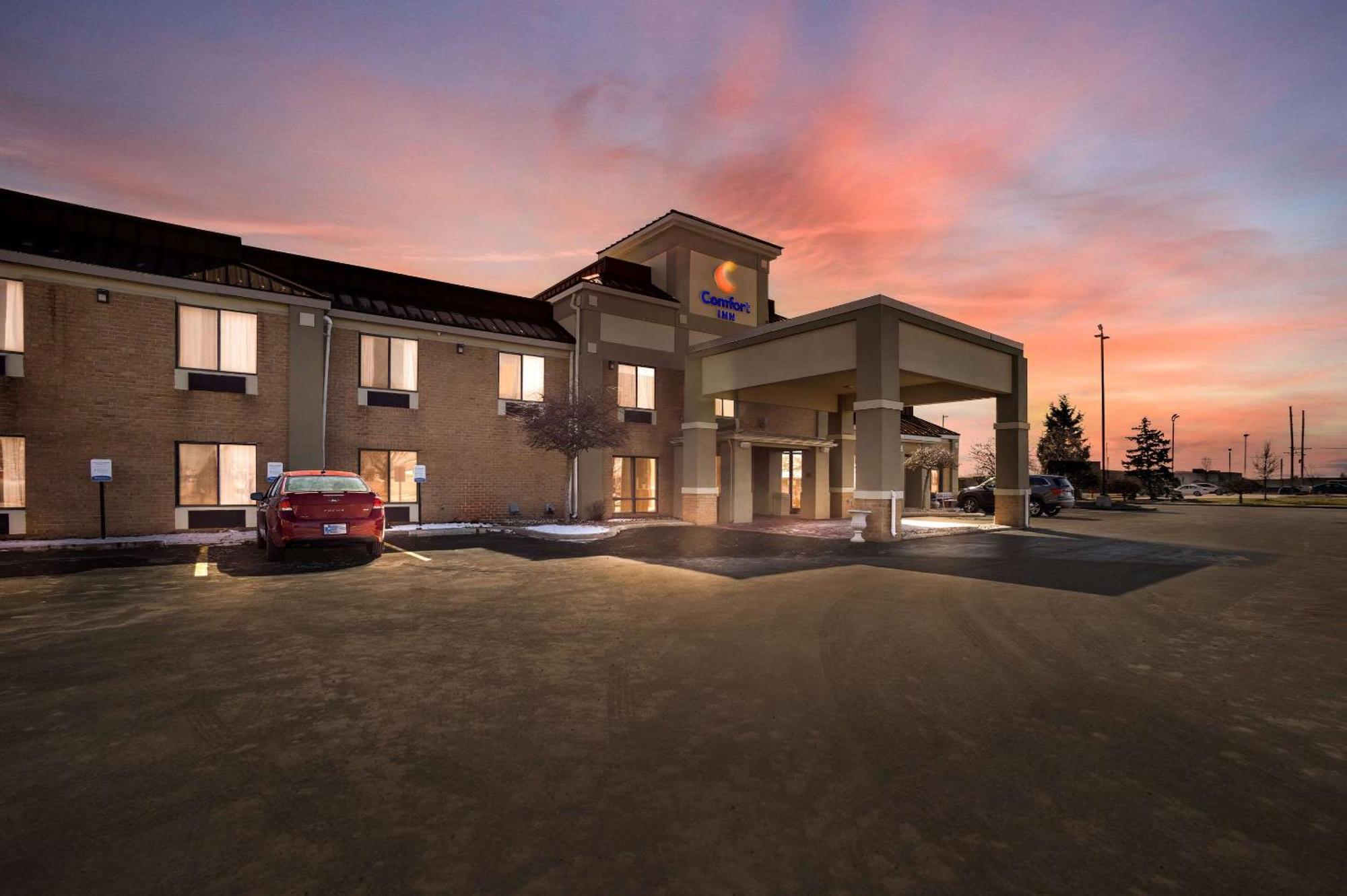 Comfort Inn Huntington Near University Exteriör bild