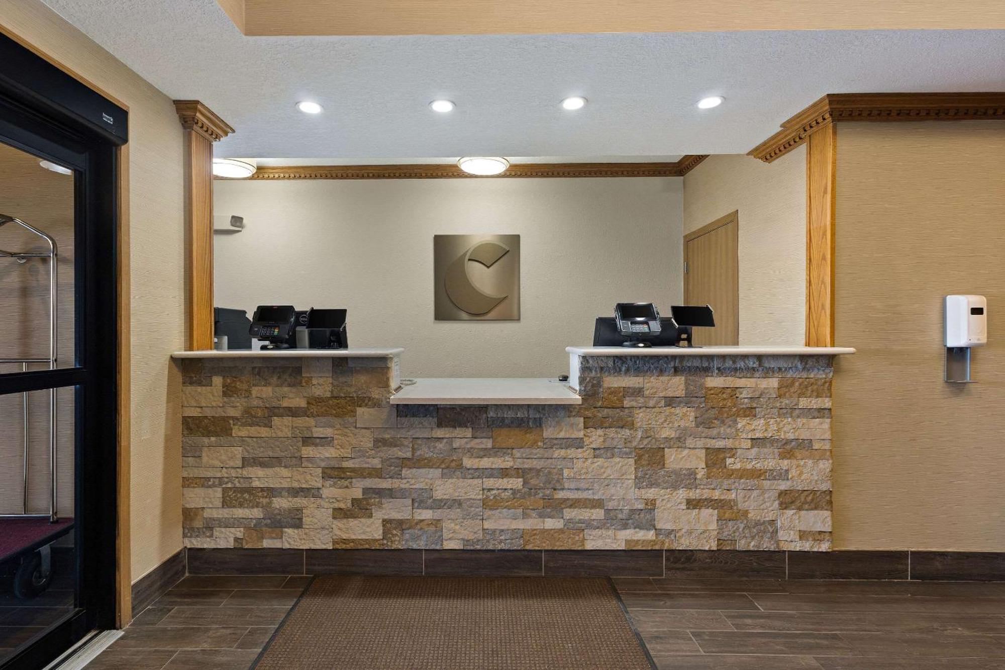 Comfort Inn Huntington Near University Exteriör bild