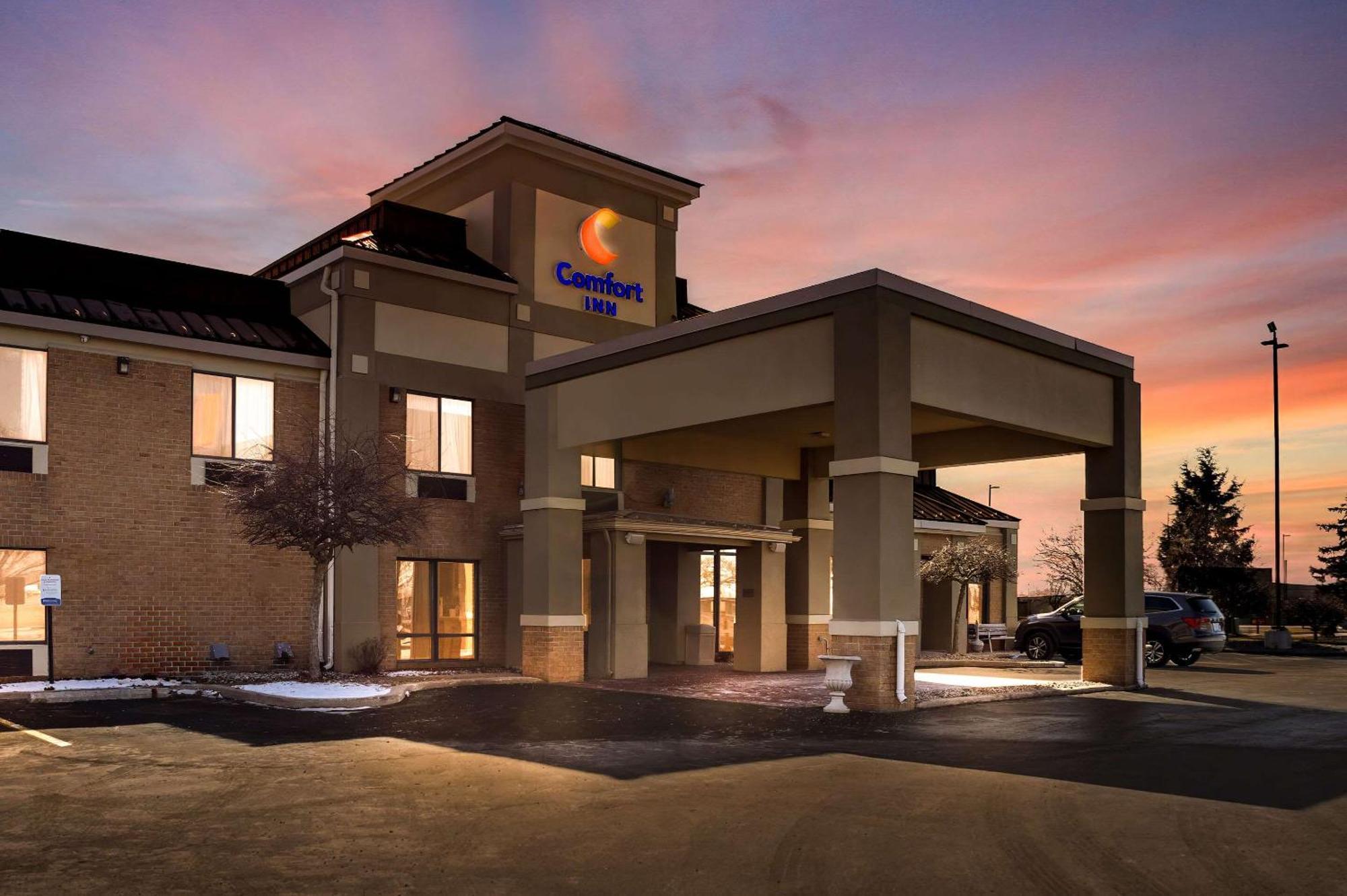 Comfort Inn Huntington Near University Exteriör bild