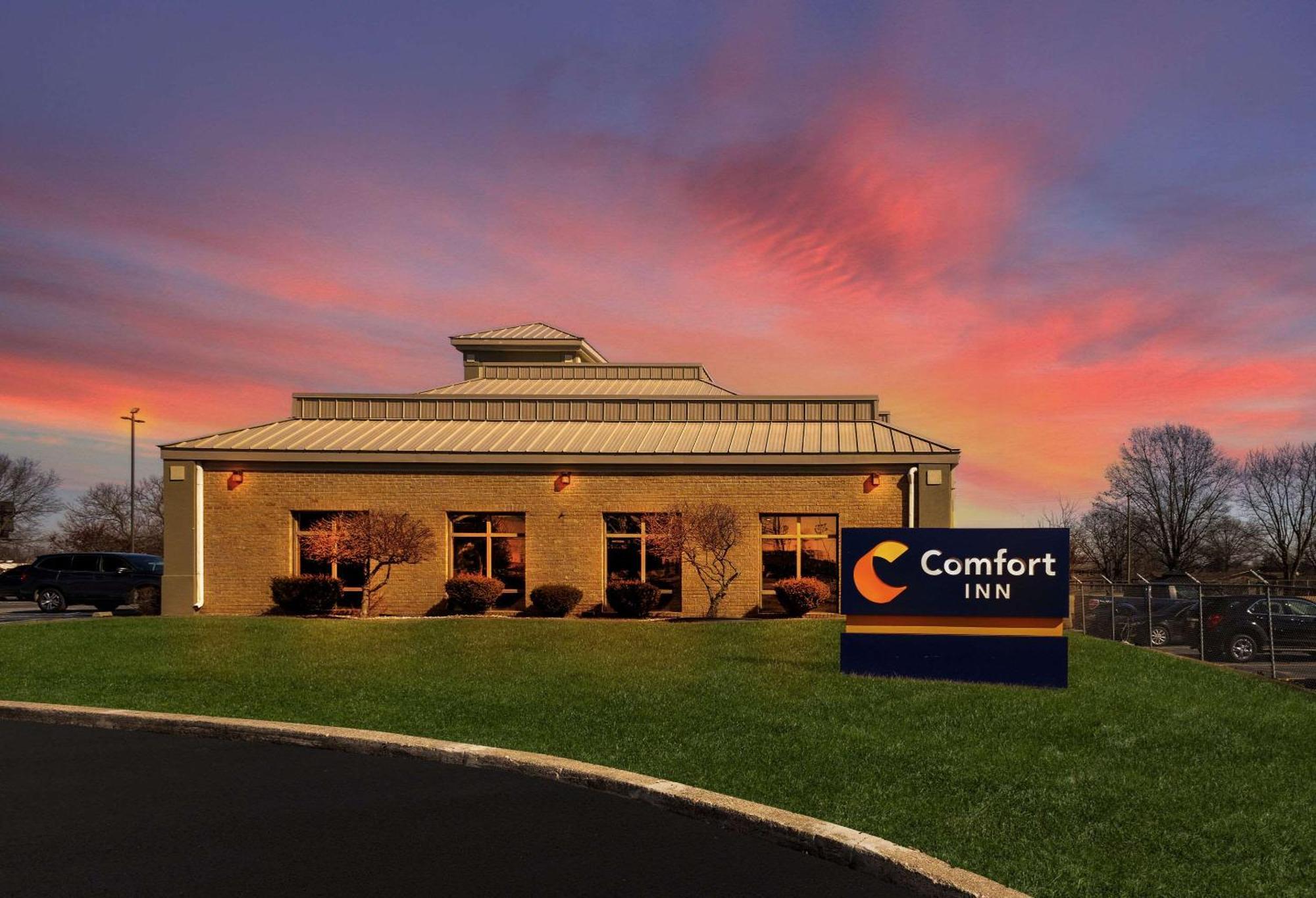 Comfort Inn Huntington Near University Exteriör bild
