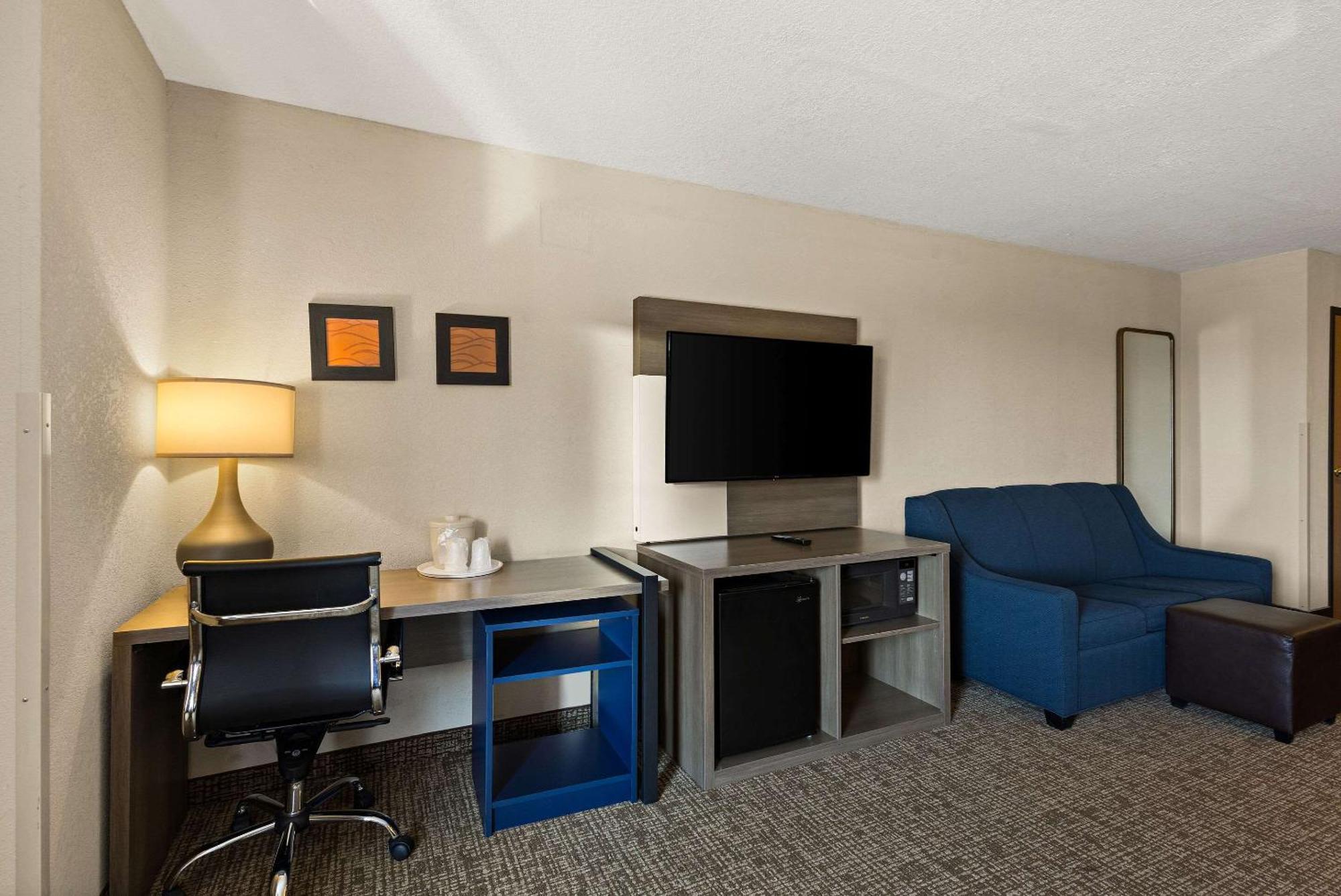 Comfort Inn Huntington Near University Exteriör bild