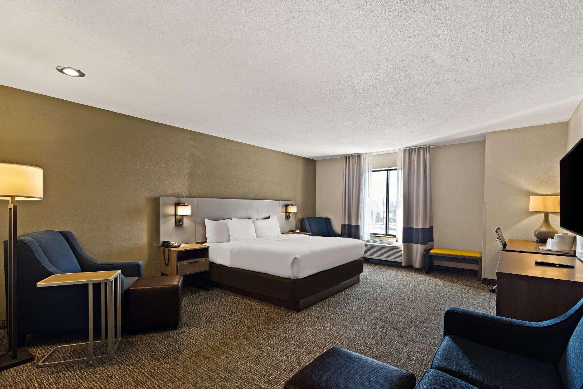 Comfort Inn Huntington Near University Exteriör bild