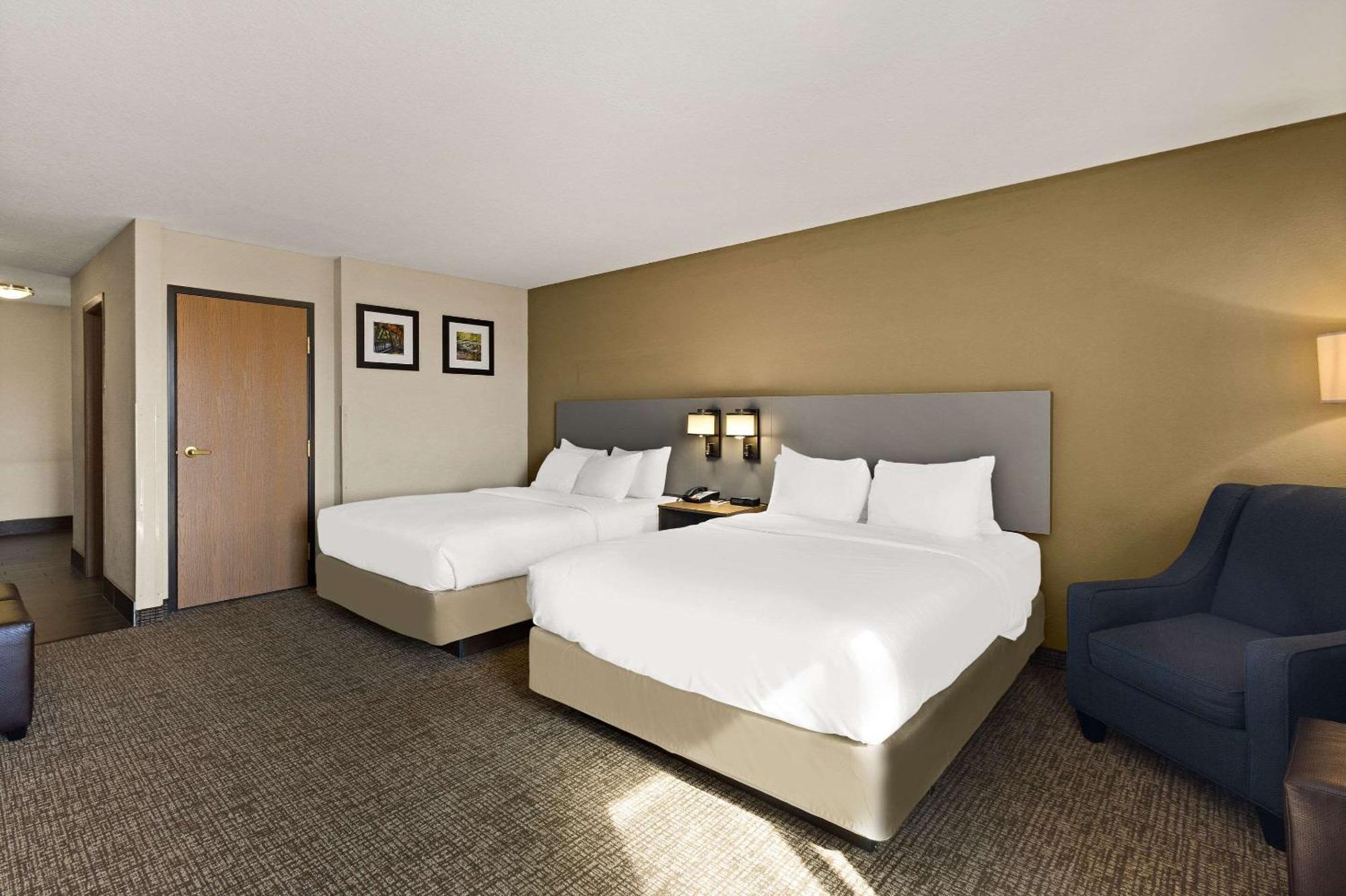 Comfort Inn Huntington Near University Exteriör bild