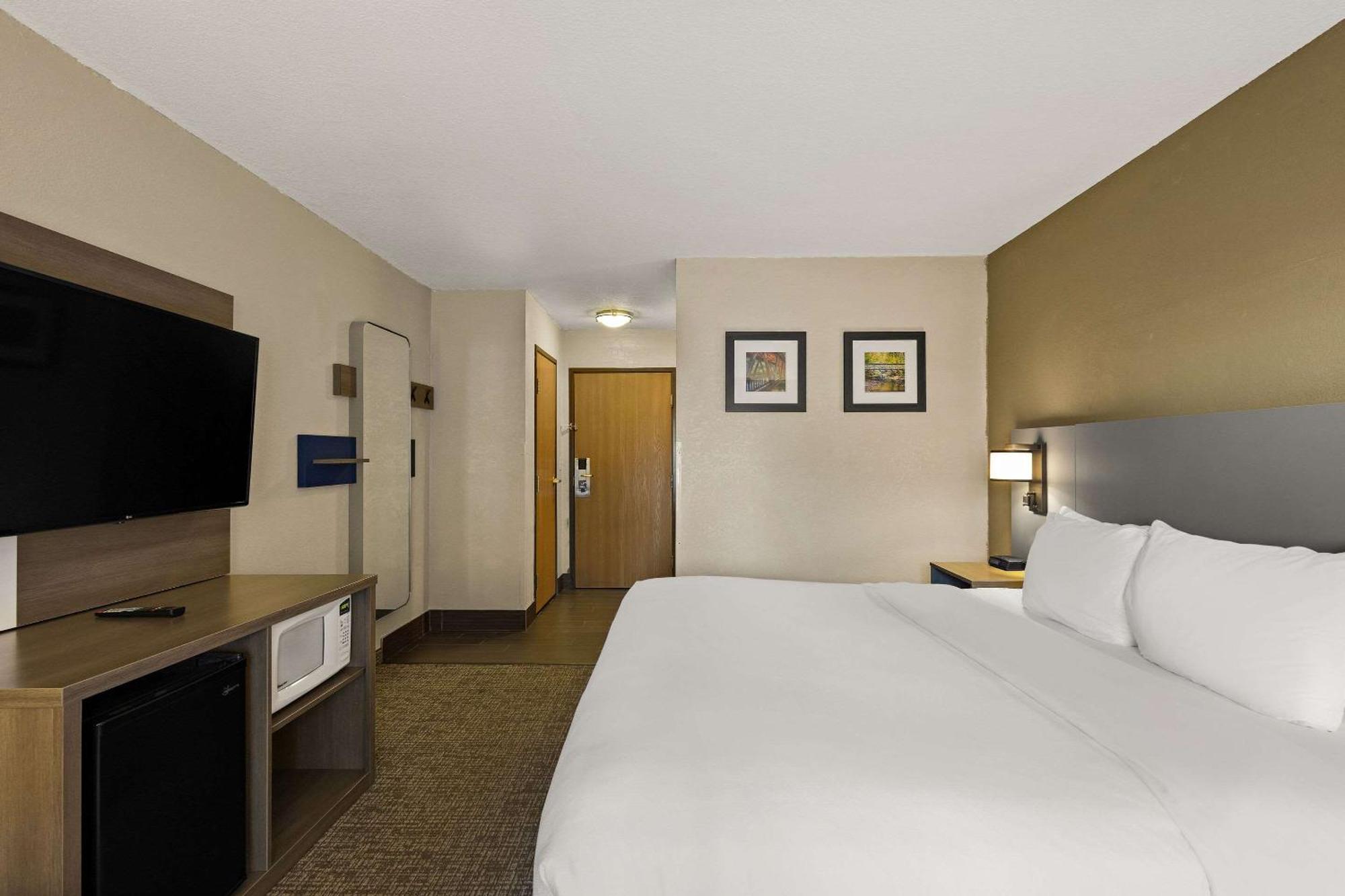 Comfort Inn Huntington Near University Exteriör bild