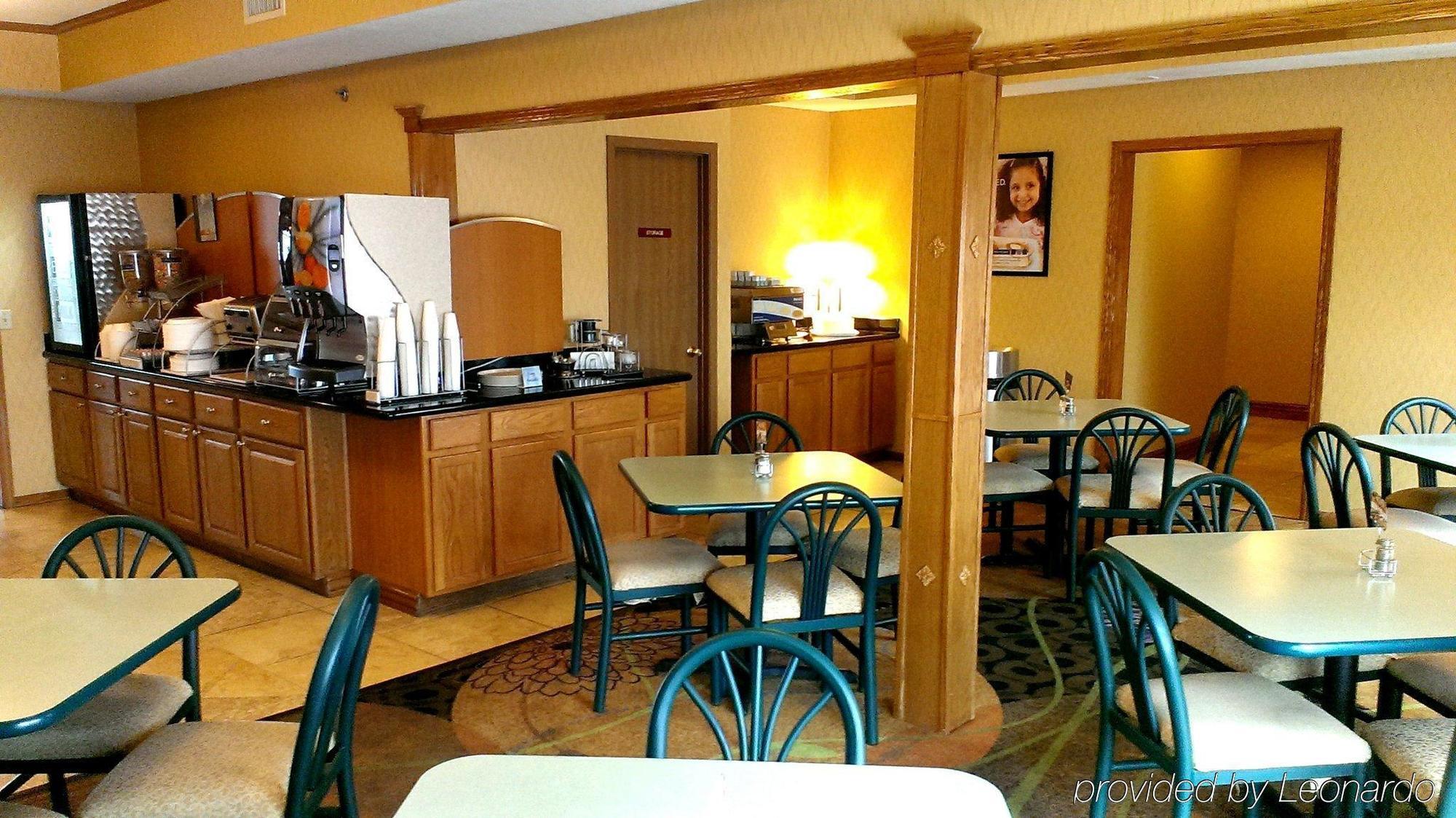 Comfort Inn Huntington Near University Exteriör bild